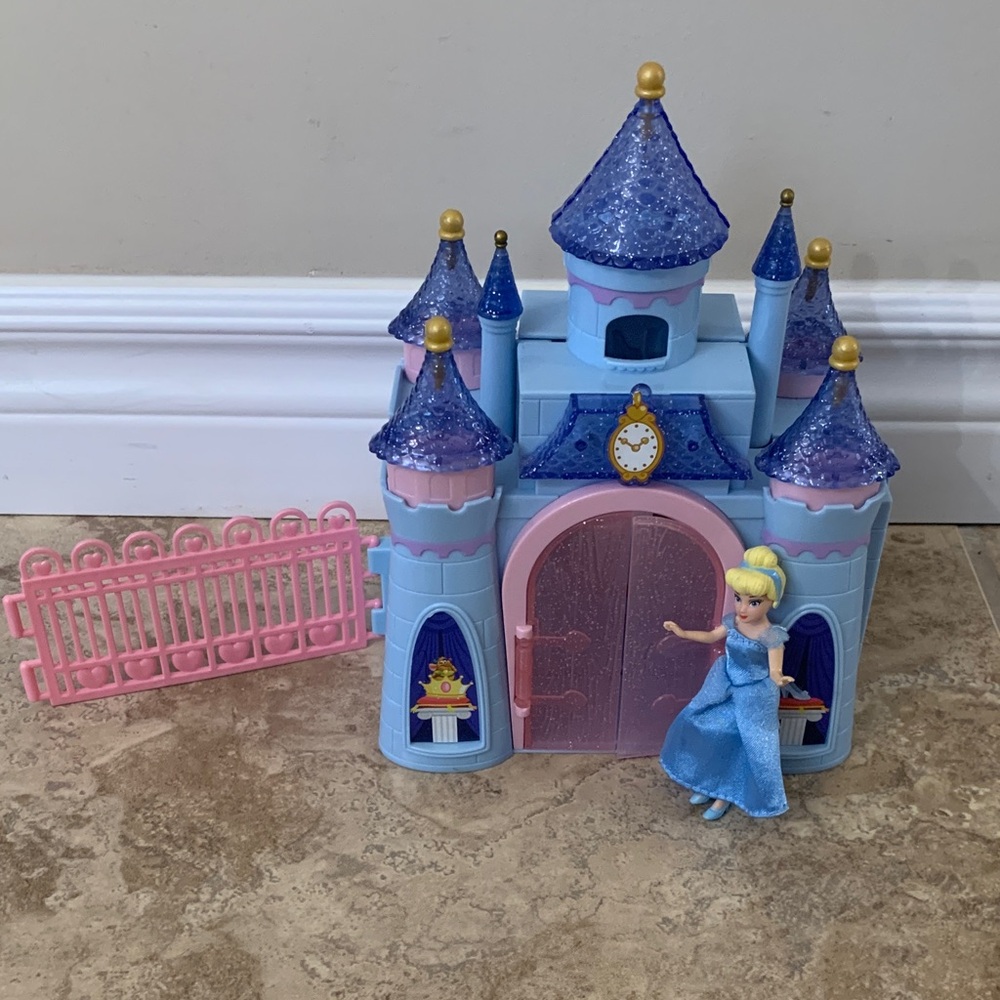 Cinderella Disney Princess Mini Castle Playset 3 pieces